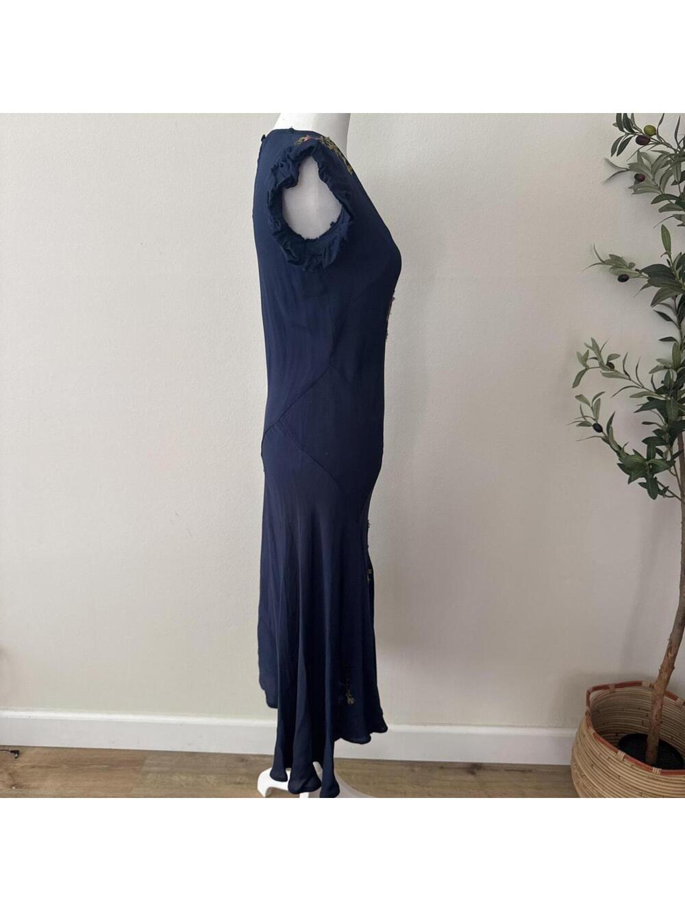 Antique 1920s flapper dress with floral embroidery - Picture 6 of 9